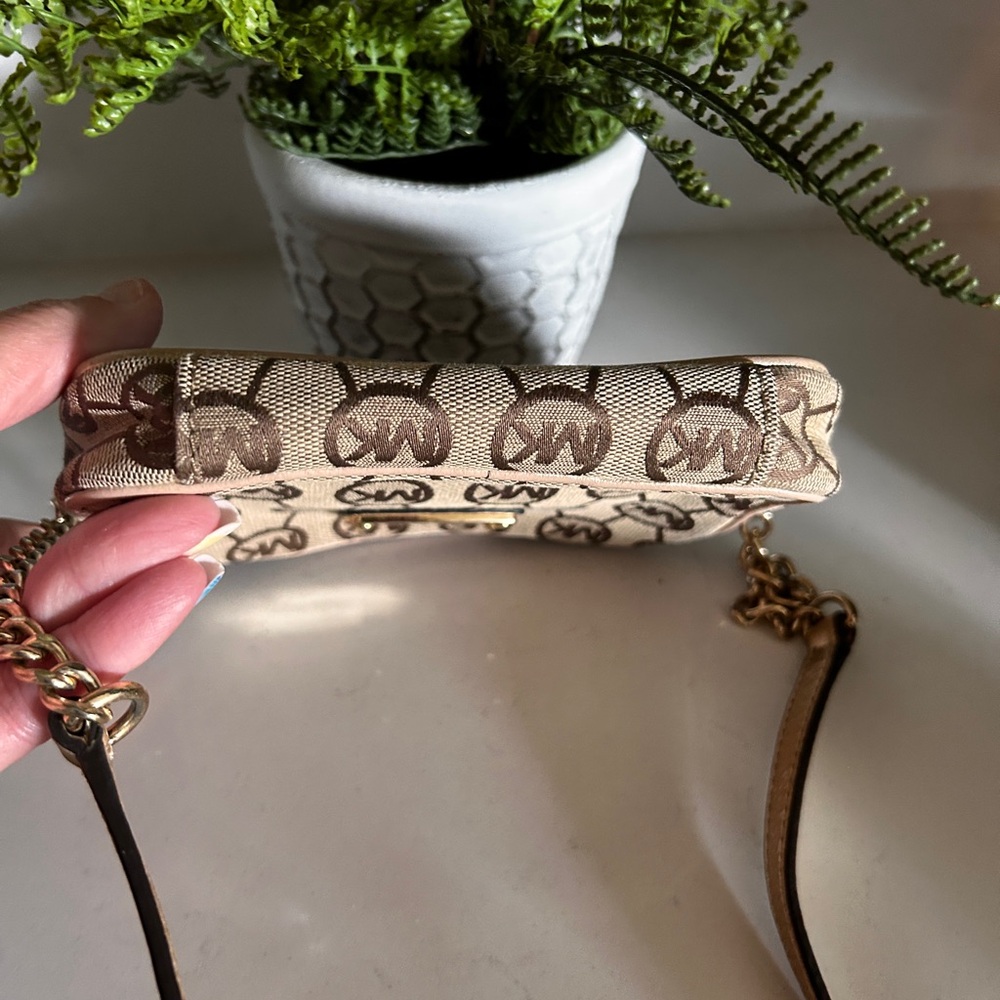043. Michael Kors Brown Logo Crossbody Bag - Picture 3 of 11